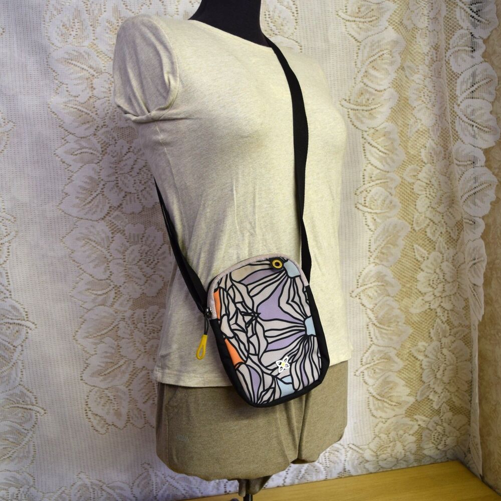 Sherpani Rogue Crossbody Purse Yogi Granola Athletic Vegan Gorpcore RFID Block